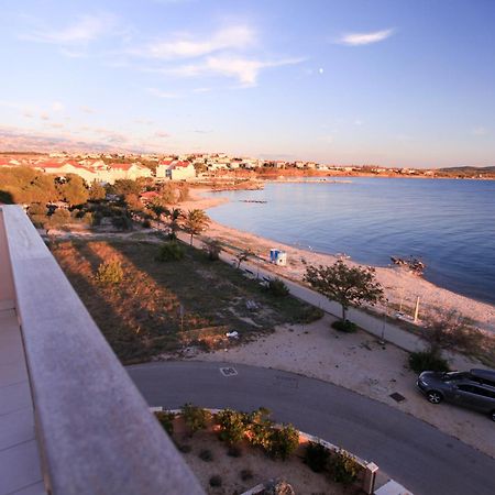 Apartments Miroslav Povljana Ngoại thất bức ảnh