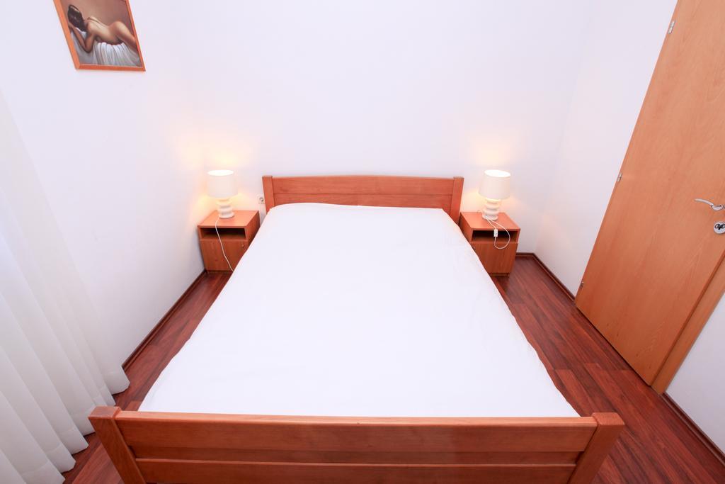 Apartments Miroslav Povljana Ngoại thất bức ảnh
