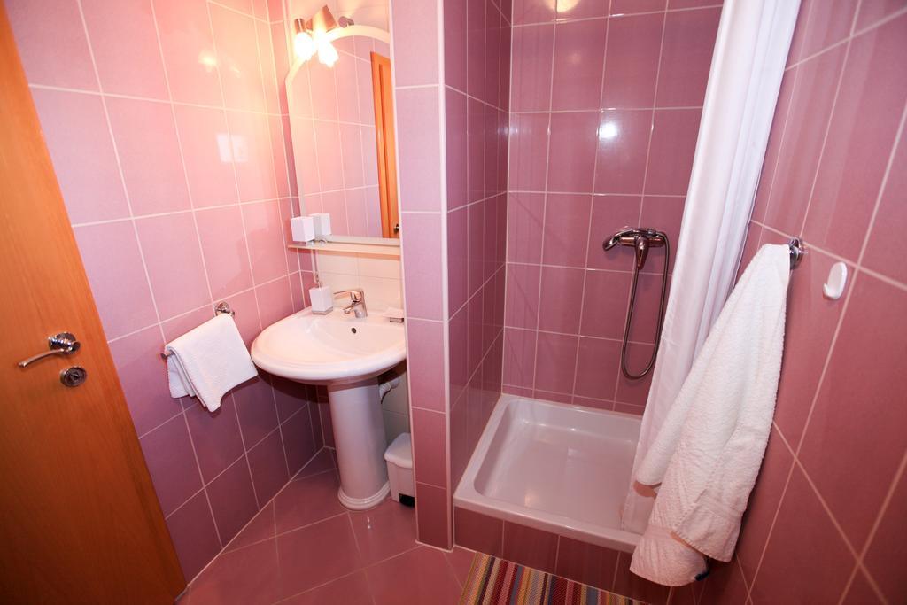 Apartments Miroslav Povljana Ngoại thất bức ảnh