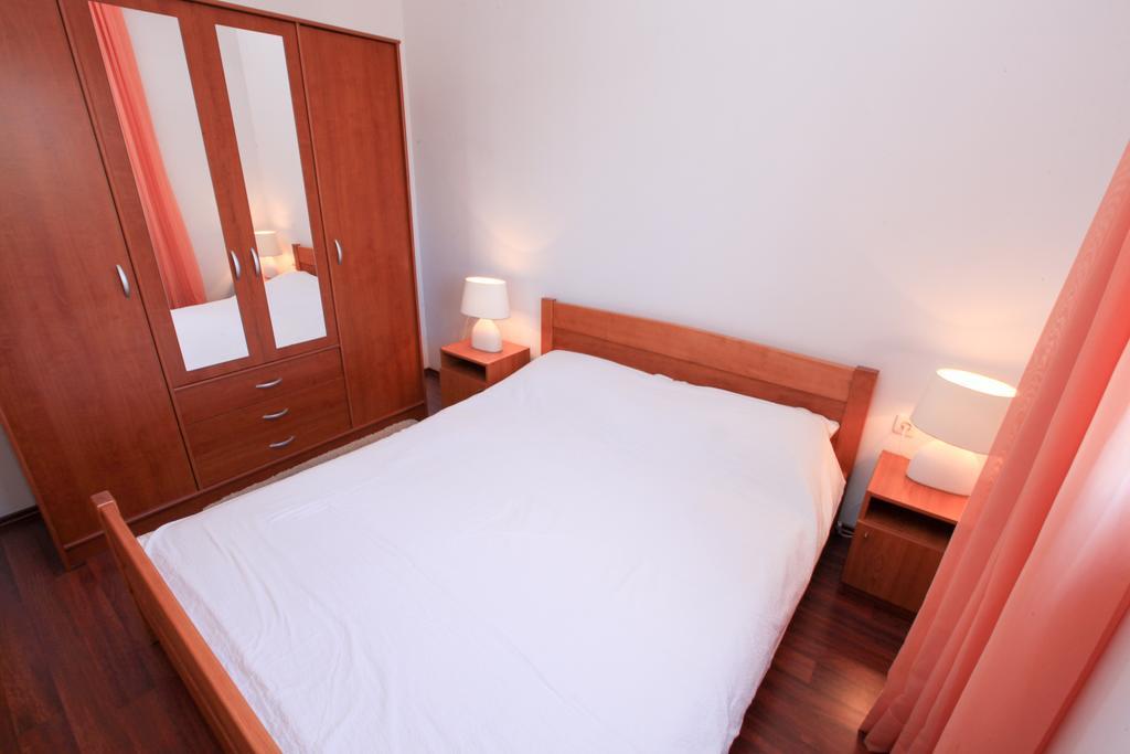 Apartments Miroslav Povljana Ngoại thất bức ảnh
