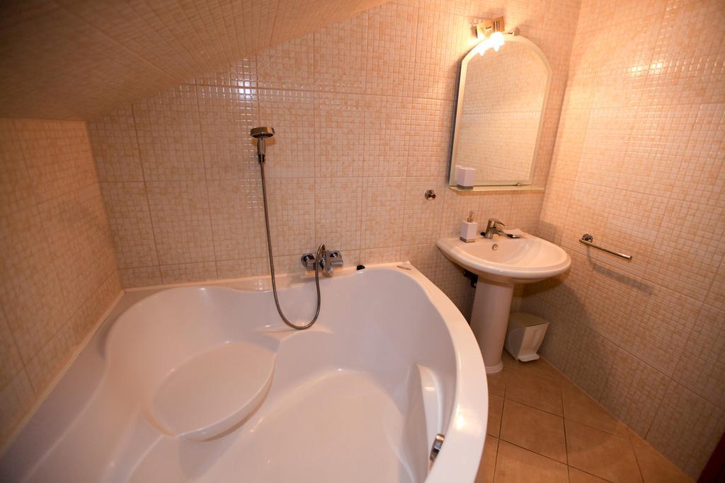 Apartments Miroslav Povljana Ngoại thất bức ảnh
