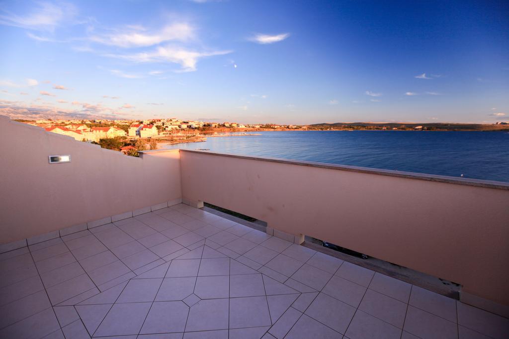 Apartments Miroslav Povljana Ngoại thất bức ảnh