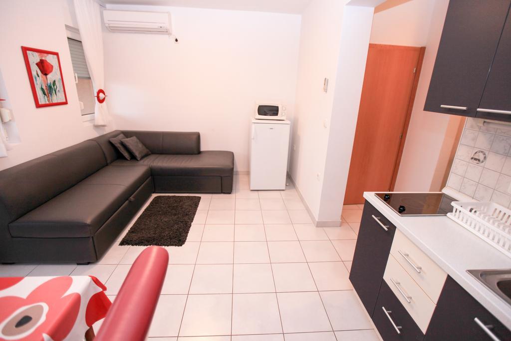 Apartments Miroslav Povljana Ngoại thất bức ảnh