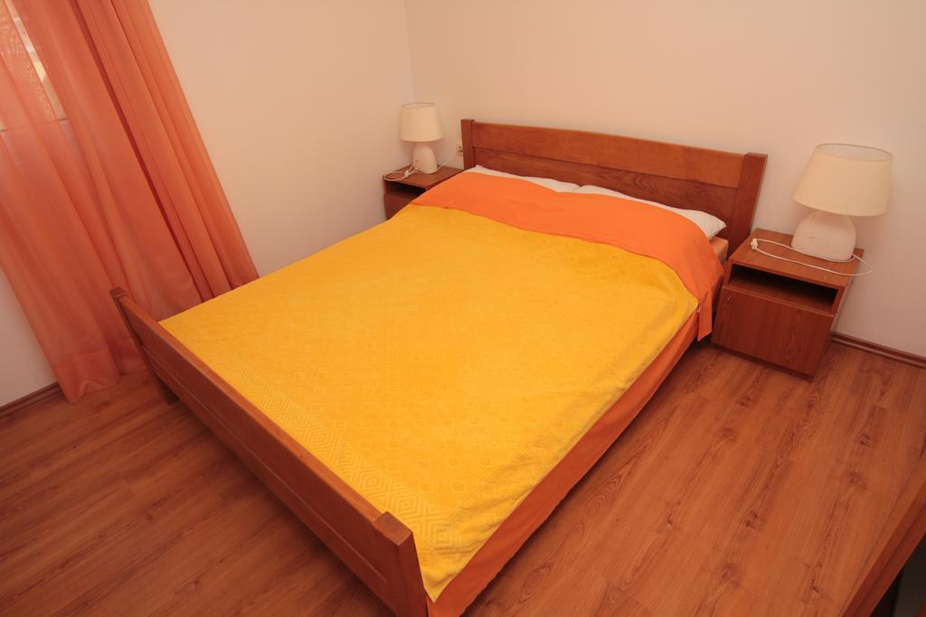 Apartments Miroslav Povljana Ngoại thất bức ảnh