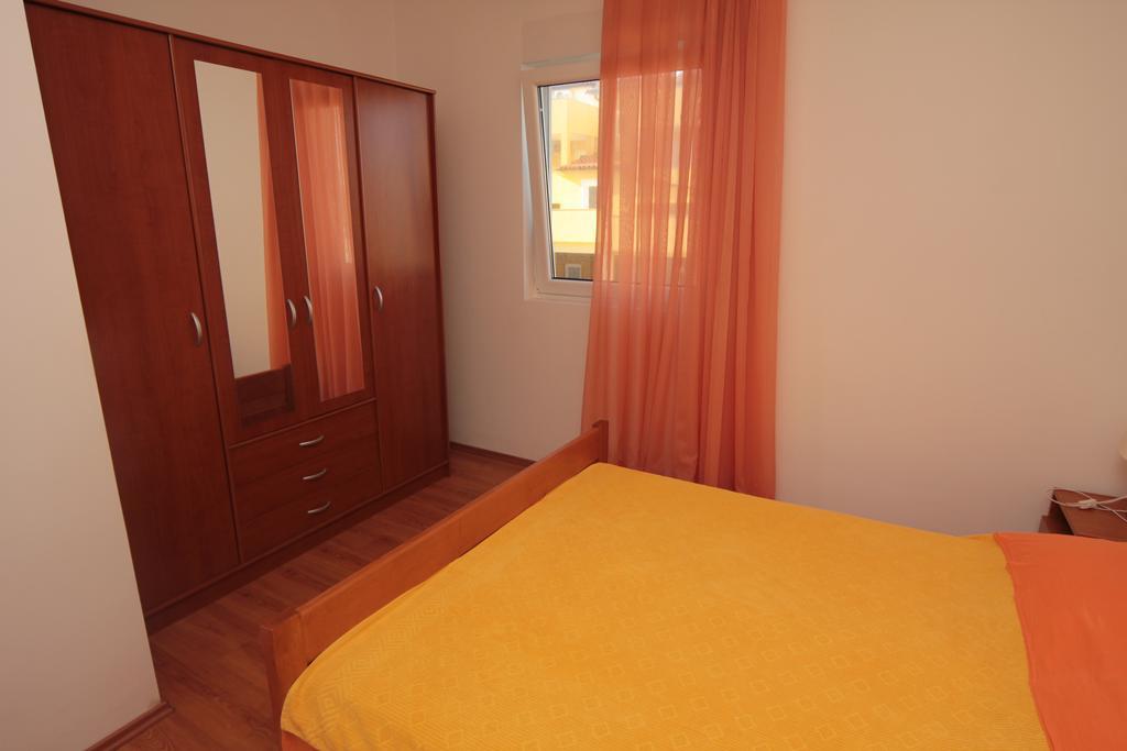Apartments Miroslav Povljana Ngoại thất bức ảnh